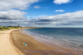 High Tide apartment with sea views, Whitley Bay